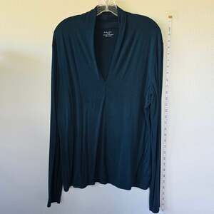 Grace Long Sleeve V-Neck Size XL